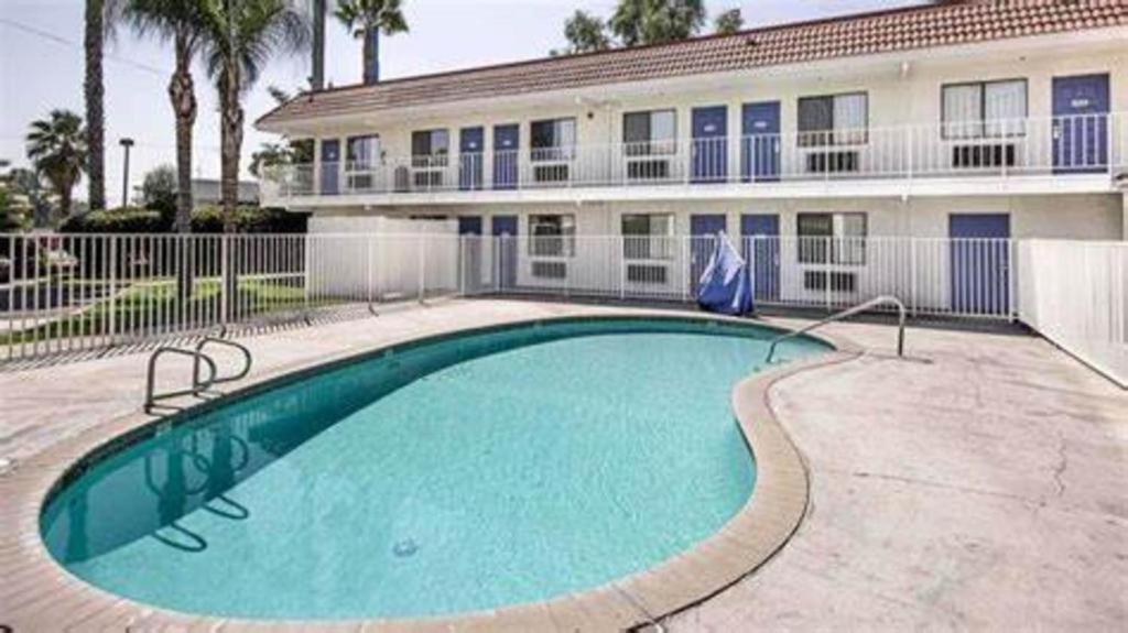 Studio 6 Lake Elsinore, Ca ภายนอก รูปภาพ